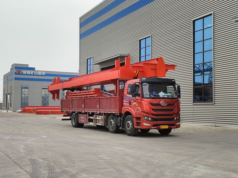 2臺電動葫蘆門式起重機(jī) MHxh10t—13m 發(fā)往河南焦作交付客戶使用。